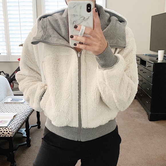 Lululemon reversible jacket - Picture 2 of 3